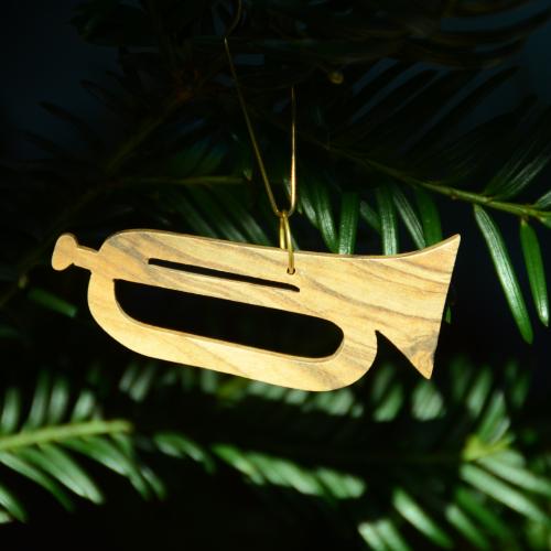 Holzornament TROMPETE aus OLIVENHOLZ. Holzschmuck, Weihnachtsbaumanhänger, Christbaumschmuck, Geschenkanhänger. Handarbeit aus Holz. Motiv Instrumente.